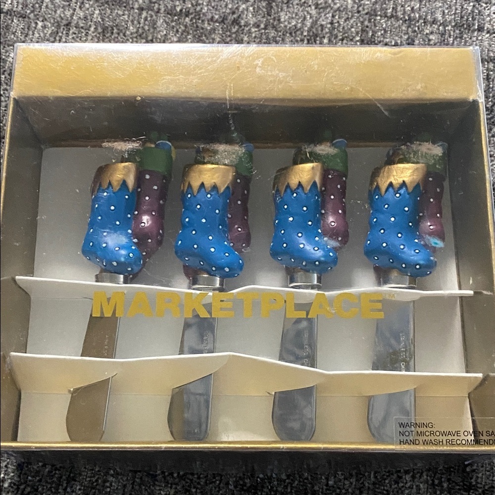 Marketplace Blue and Gold Cheese Spreaders. Set of 4. In Original Box. Like Nee.